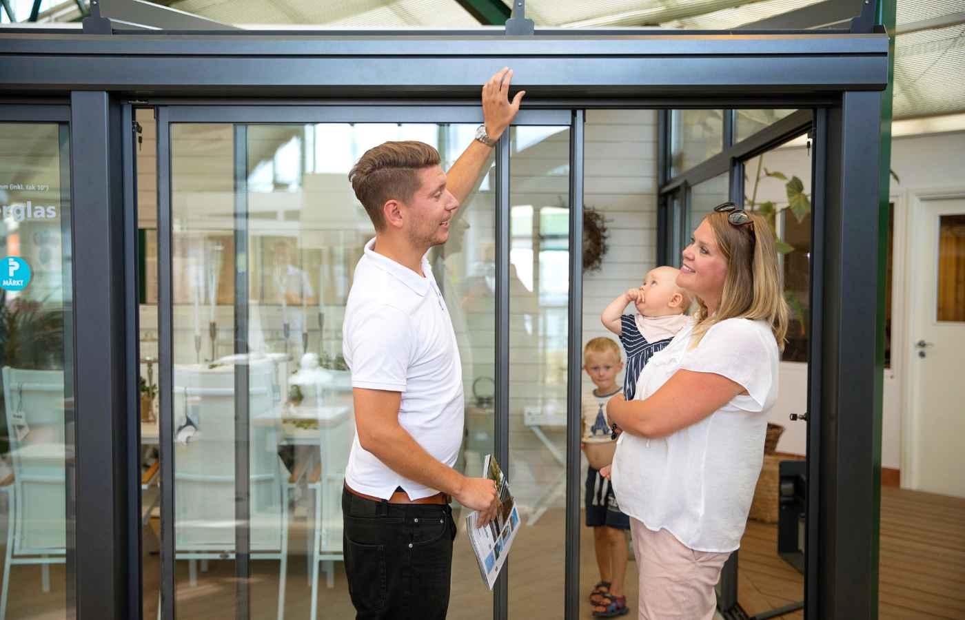 Säljare Kundmöte Uterum Aluminiumstomme