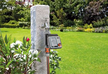 Automatisk vanningskontroll fra GARDENA, hjelper deg med vanningen i din hage.
